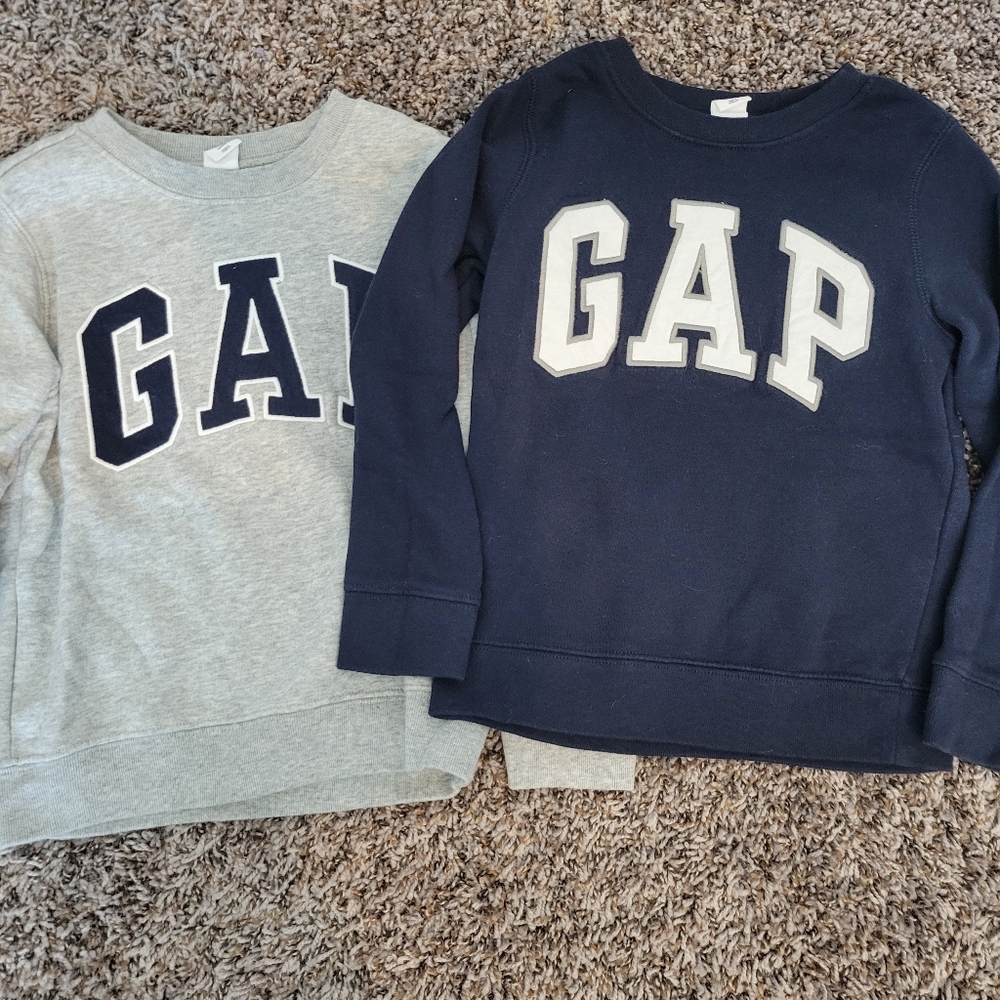Gap kids size 5 Sweatshirt bundle